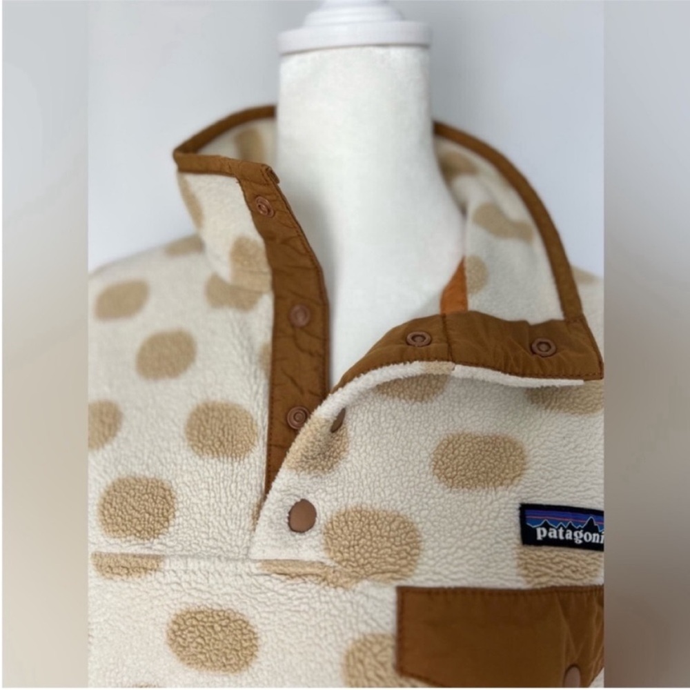 Patagonia Polka Dot Snap T Synchilla Fleece Pullover
Cream, Beige and Brown - Picture 8 of 10